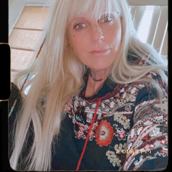 Meet your Posher, Christina - Picture 4 of 4